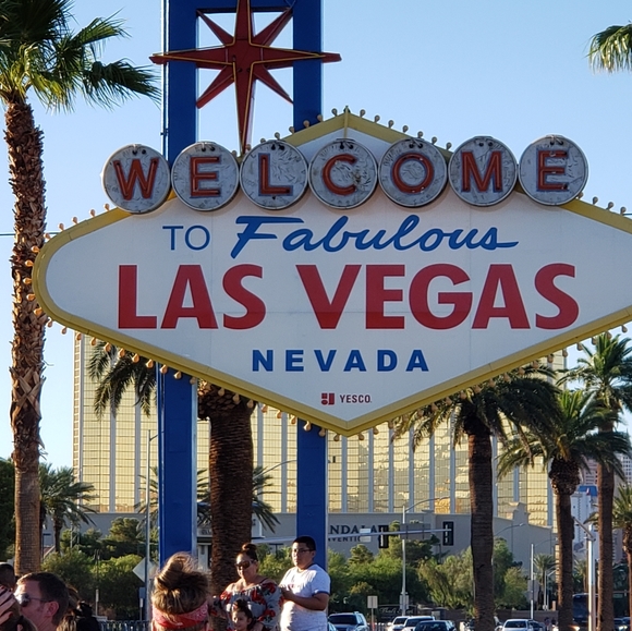 Meet your Posher, Stevi - Picture 1 of 1